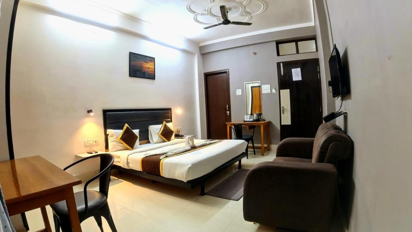 Holidayy Inn Allāhābād Junction Exterior foto